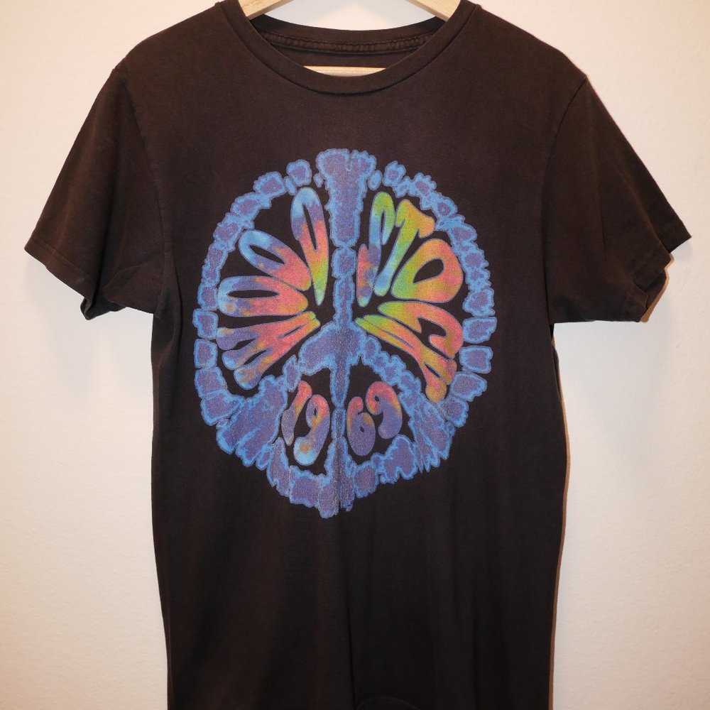 WOODSTOCK 1969 RAINBOW TIE-DYE PEACE SIGN MEDIUM BLACK T-SHIRT 100% COTTON